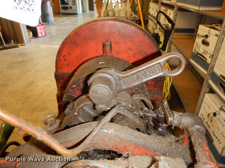 image for item EK9265 Beaver pipe threader