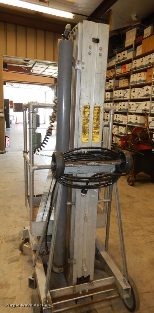 image for item EK9278 Genie man lift