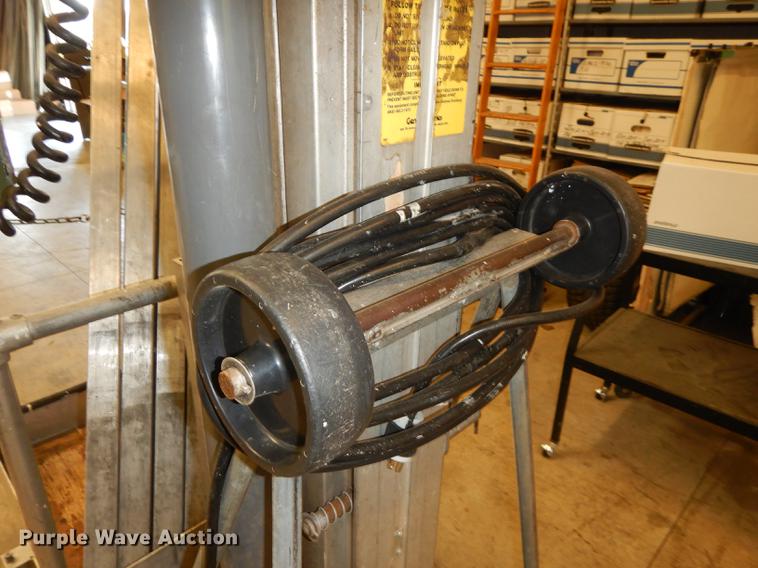 image for item EK9278 Genie man lift