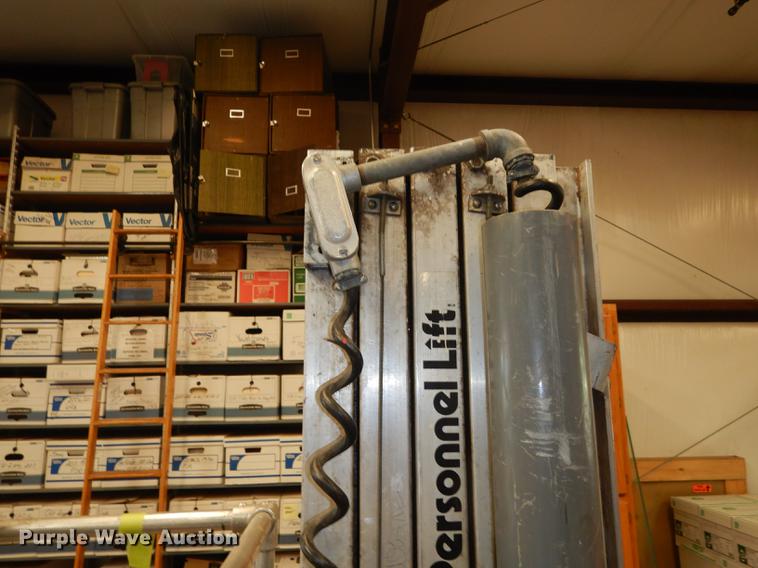 image for item EK9278 Genie man lift