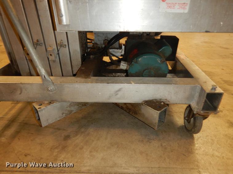 image for item EK9278 Genie man lift