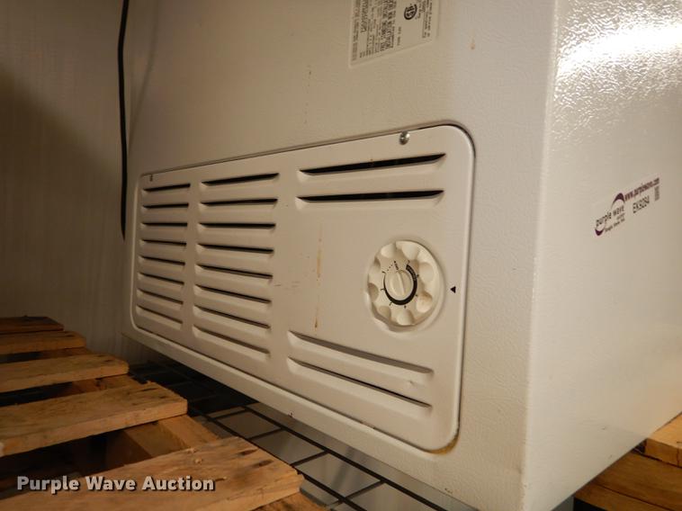 image for item EK9284 2012 chest freezer