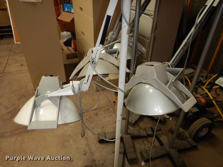 image for item EQ9966 (4) Burton Medi-Quip 200 lamps