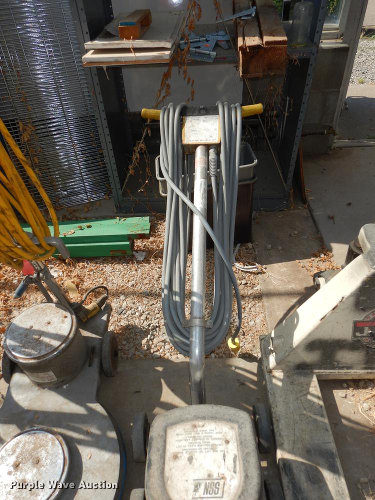 image for item EQ9975 Floor cleaning equipment