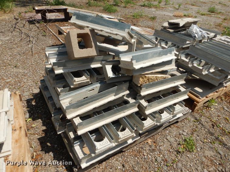 image for item EQ9976 Approximately 20 concrete drainage units