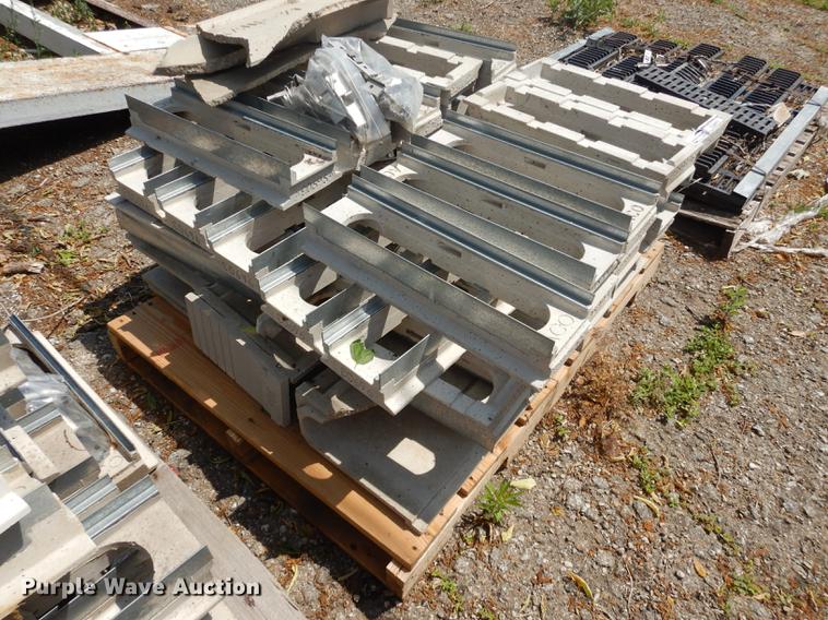 image for item EQ9976 Approximately 20 concrete drainage units
