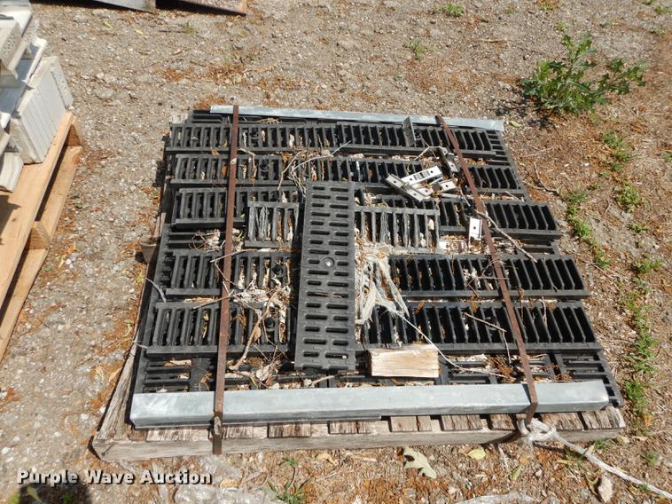 image for item EQ9976 Approximately 20 concrete drainage units