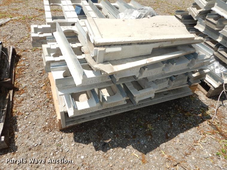 image for item EQ9976 Approximately 20 concrete drainage units