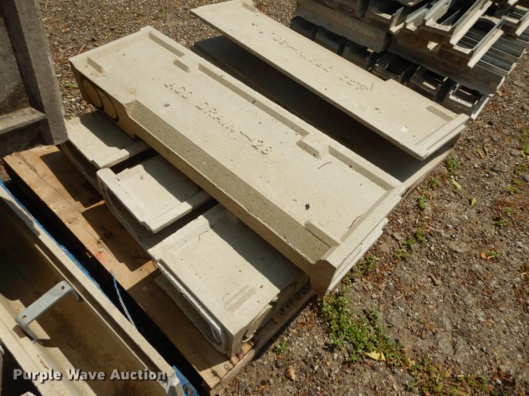 image for item EQ9976 Approximately 20 concrete drainage units