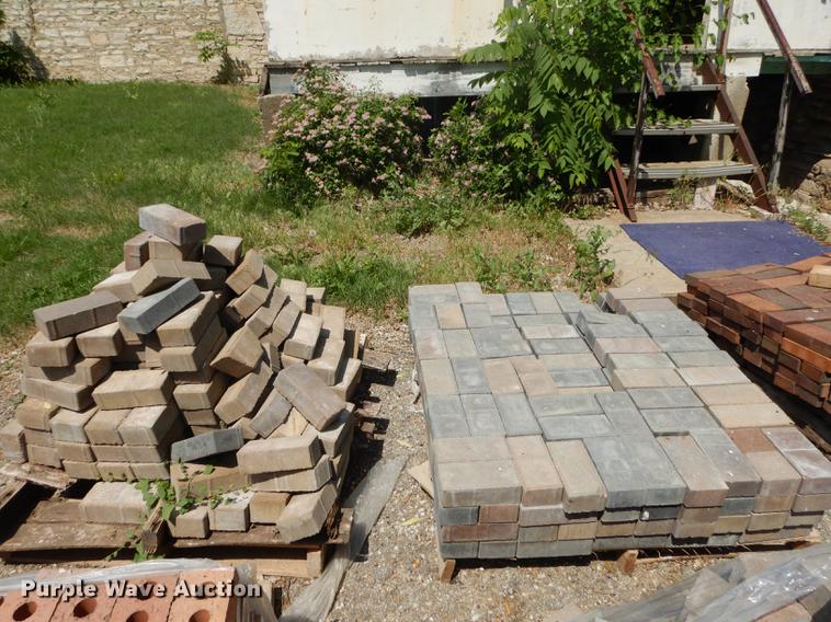 image for item EQ9977 Approximately 350 pavers
