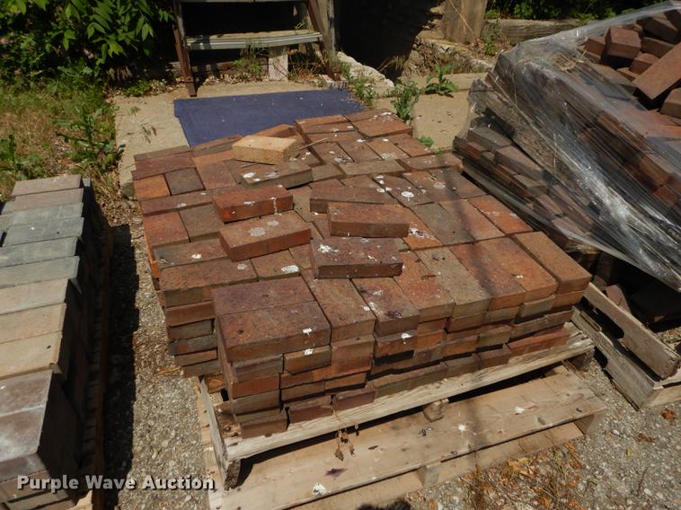 image for item EQ9977 Approximately 350 pavers