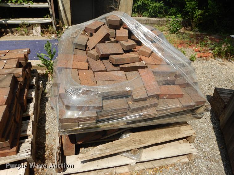 image for item EQ9977 Approximately 350 pavers