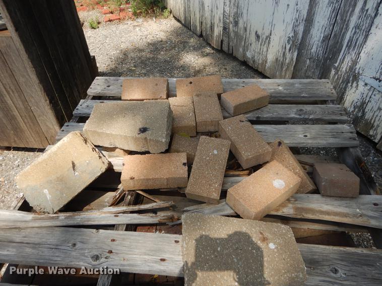 image for item EQ9977 Approximately 350 pavers