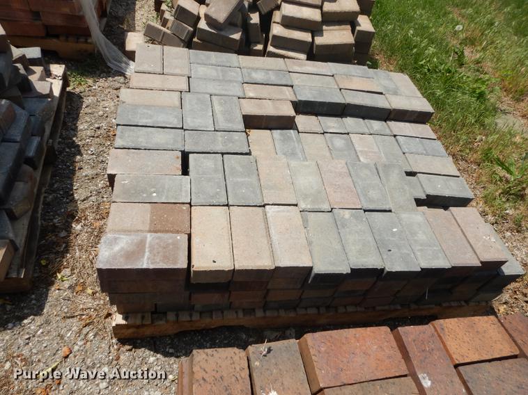 image for item EQ9977 Approximately 350 pavers