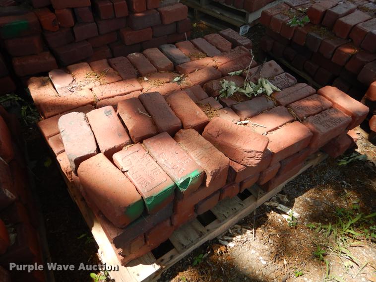 image for item EQ9982 Approximately 1,100 Buffalo bricks