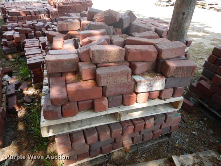 image for item EQ9982 Approximately 1,100 Buffalo bricks
