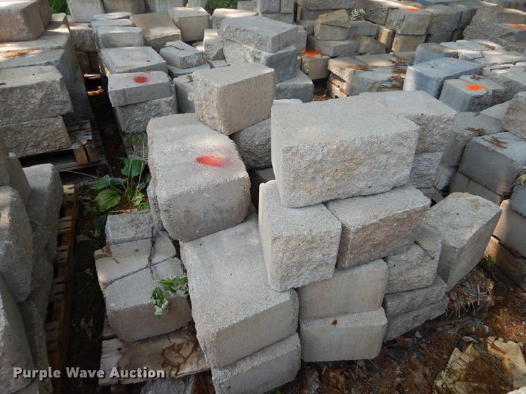 image for item EQ9984 Approximately 1,000 landscape retaining wall blocks