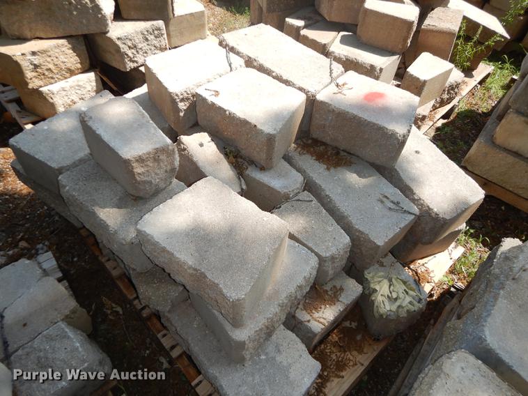 image for item EQ9984 Approximately 1,000 landscape retaining wall blocks