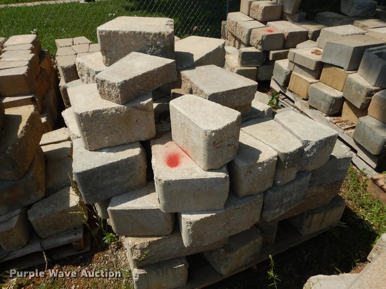 image for item EQ9984 Approximately 1,000 landscape retaining wall blocks