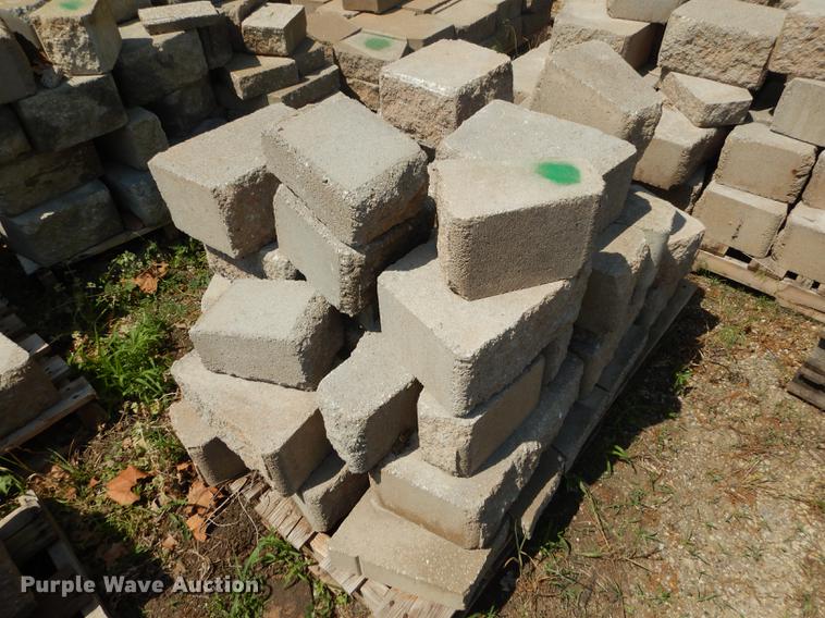 image for item EQ9985 Approximately 1,000 landscape retaining wall blocks