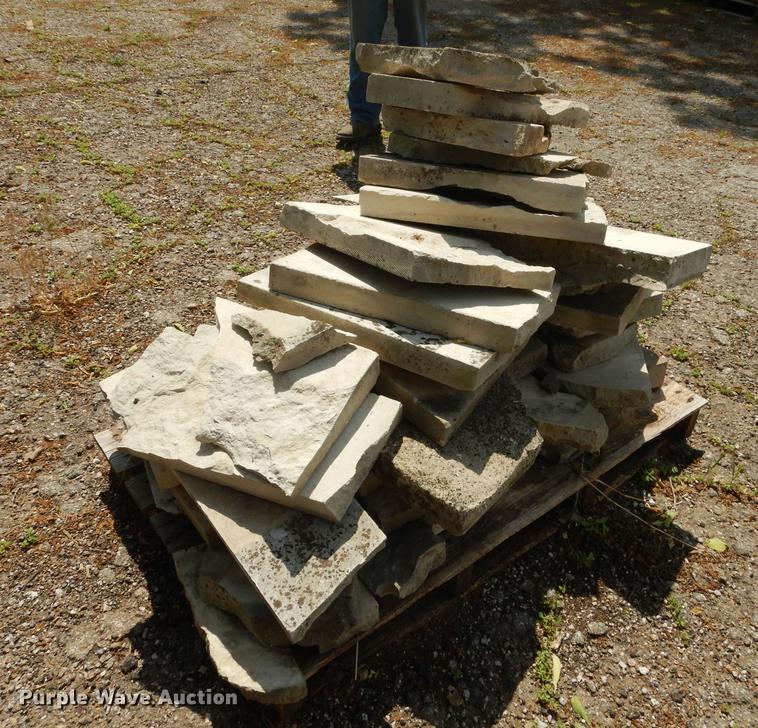 image for item EQ9989 Approximately 100 limestone pieces