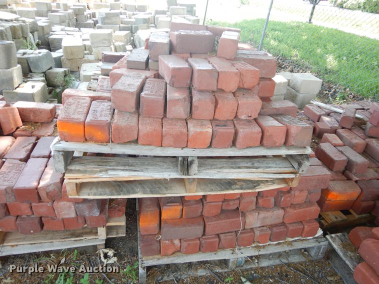 image for item EQ9990 Approximately 1,100 Buffalo bricks