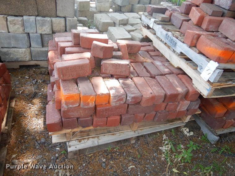 image for item EQ9990 Approximately 1,100 Buffalo bricks