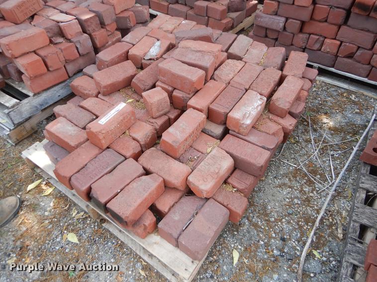 image for item EQ9991 Approximately 1,100 Buffalo bricks