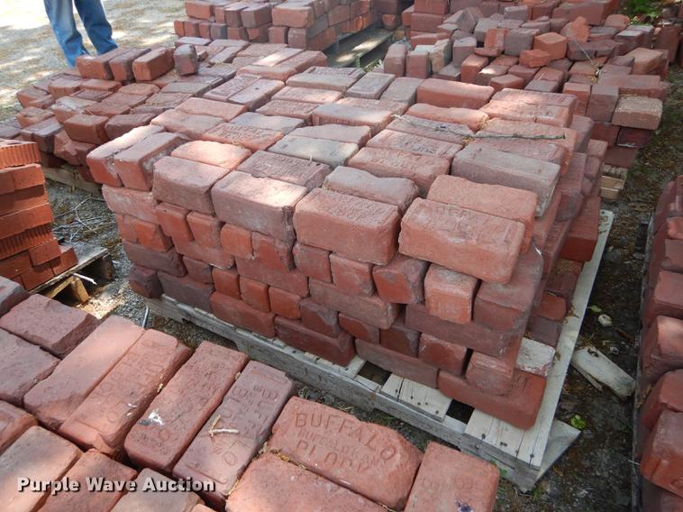 image for item EQ9991 Approximately 1,100 Buffalo bricks