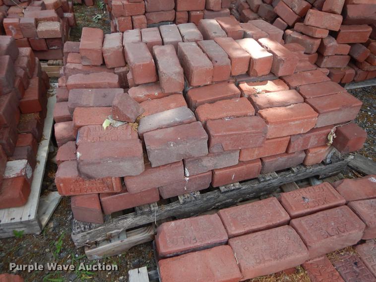 image for item EQ9991 Approximately 1,100 Buffalo bricks
