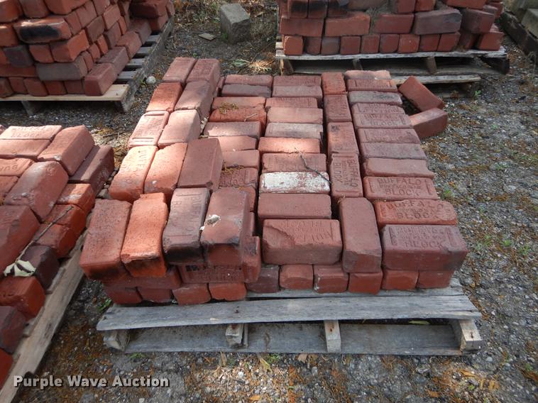 image for item EQ9991 Approximately 1,100 Buffalo bricks