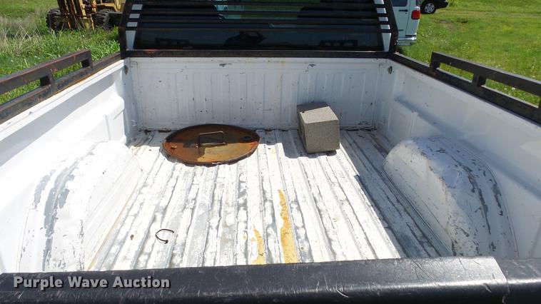 image for item ET9647 2002 Chevrolet Silverado 1500 Ext. Cab pickup truck