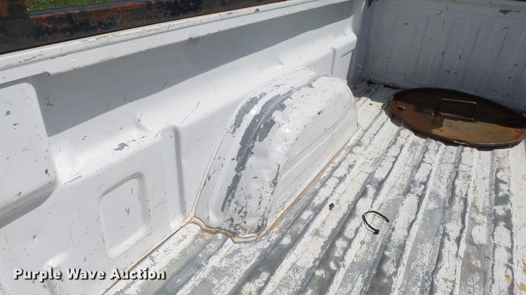 image for item ET9647 2002 Chevrolet Silverado 1500 Ext. Cab pickup truck