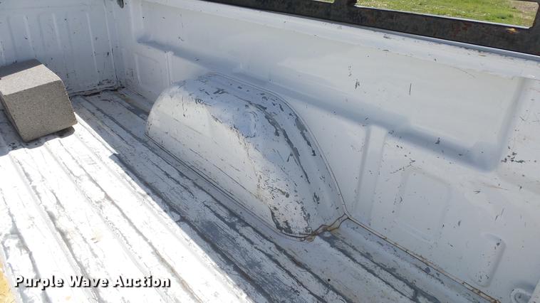 image for item ET9647 2002 Chevrolet Silverado 1500 Ext. Cab pickup truck