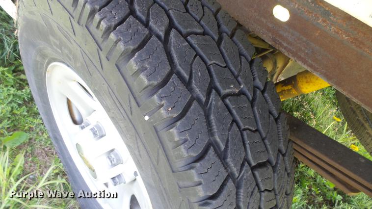 image for item ET9647 2002 Chevrolet Silverado 1500 Ext. Cab pickup truck