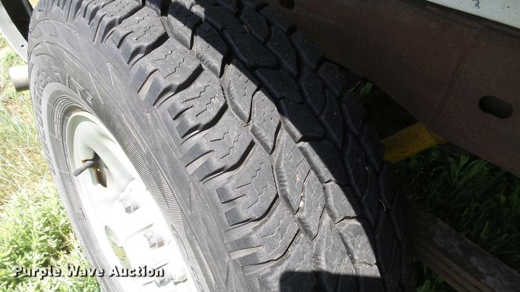 image for item ET9647 2002 Chevrolet Silverado 1500 Ext. Cab pickup truck