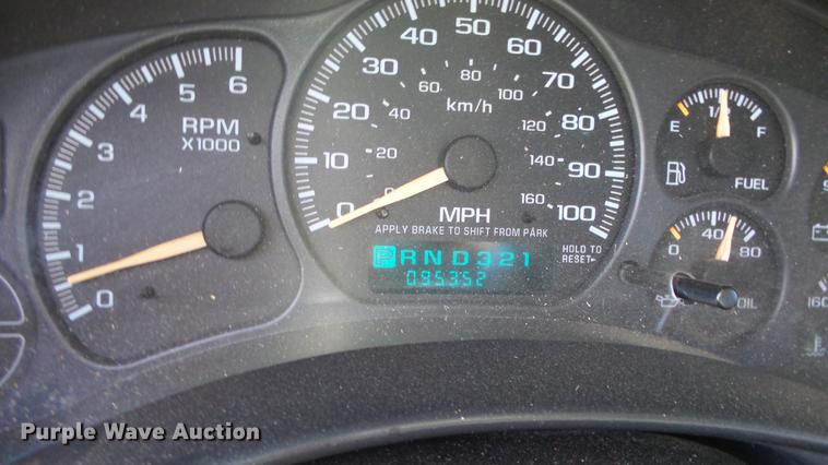 image for item ET9647 2002 Chevrolet Silverado 1500 Ext. Cab pickup truck