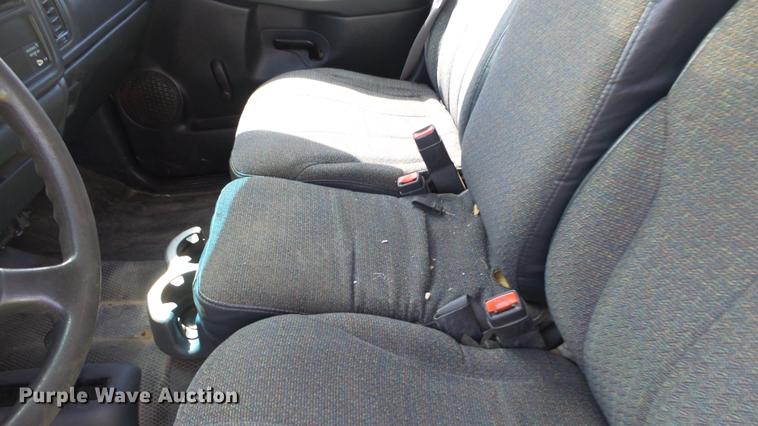 image for item ET9647 2002 Chevrolet Silverado 1500 Ext. Cab pickup truck