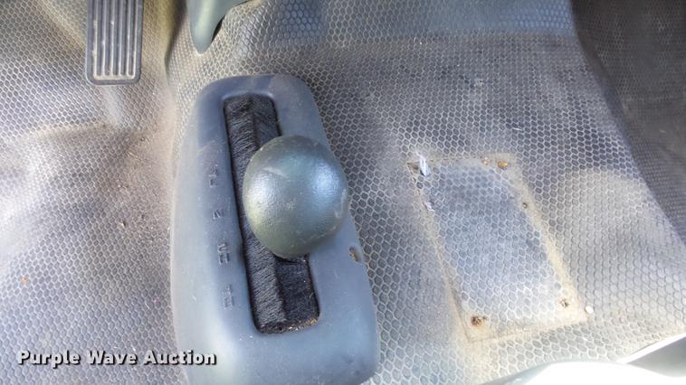 image for item ET9647 2002 Chevrolet Silverado 1500 Ext. Cab pickup truck