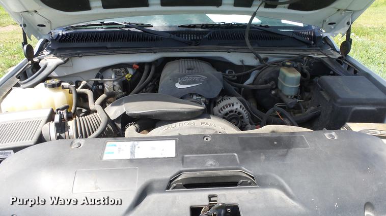 image for item ET9647 2002 Chevrolet Silverado 1500 Ext. Cab pickup truck