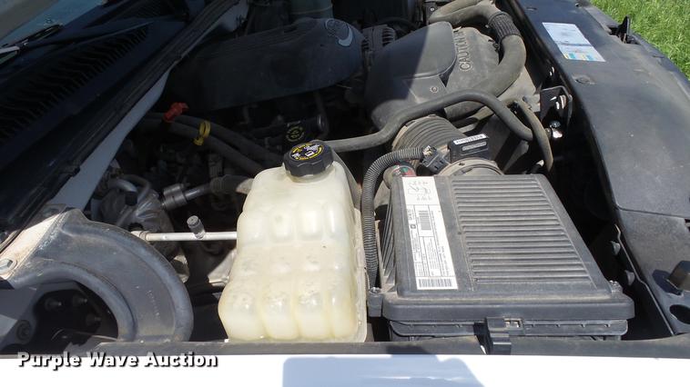 image for item ET9647 2002 Chevrolet Silverado 1500 Ext. Cab pickup truck