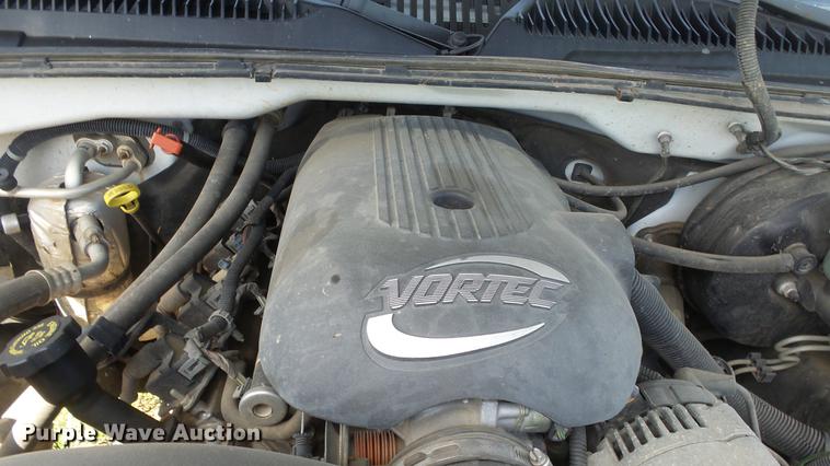 image for item ET9647 2002 Chevrolet Silverado 1500 Ext. Cab pickup truck