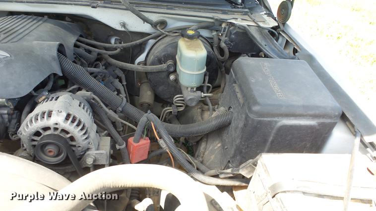 image for item ET9647 2002 Chevrolet Silverado 1500 Ext. Cab pickup truck