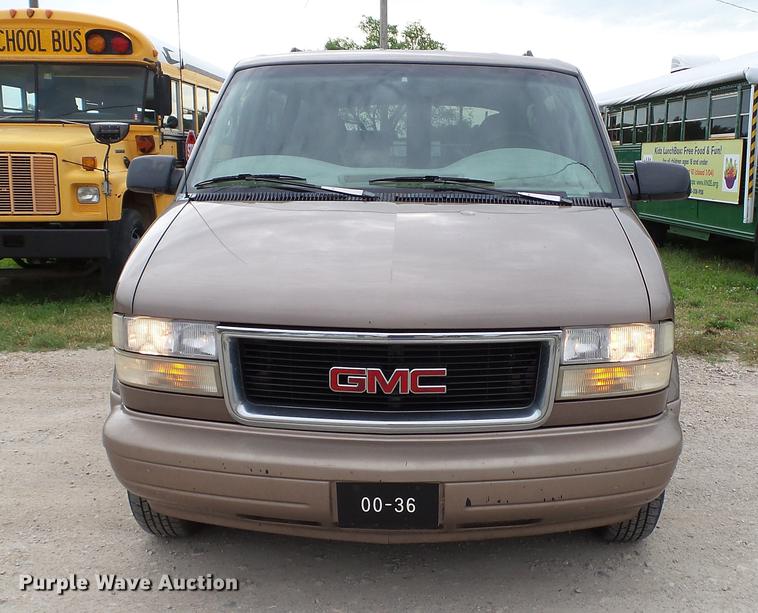 image for item EZ9277 2000 GMC Safari van