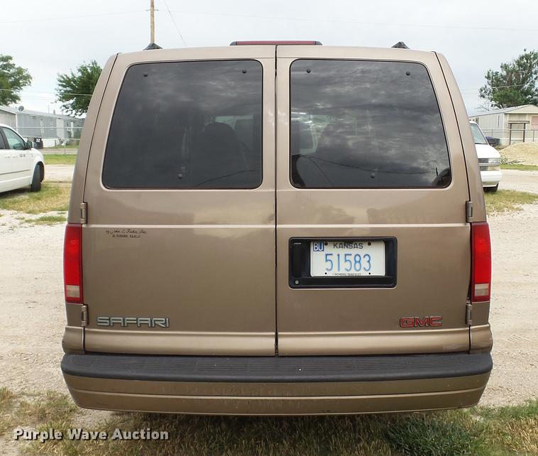 image for item EZ9277 2000 GMC Safari van