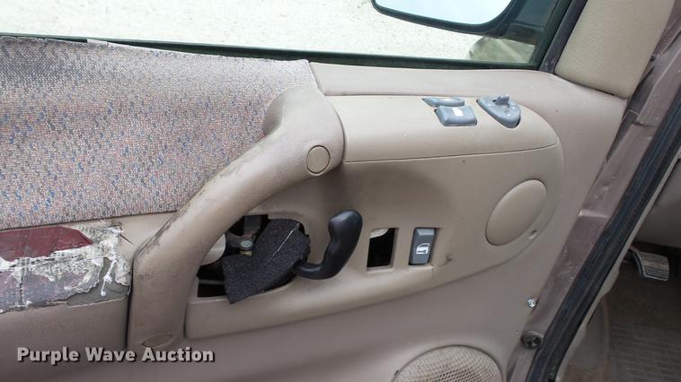 image for item EZ9277 2000 GMC Safari van