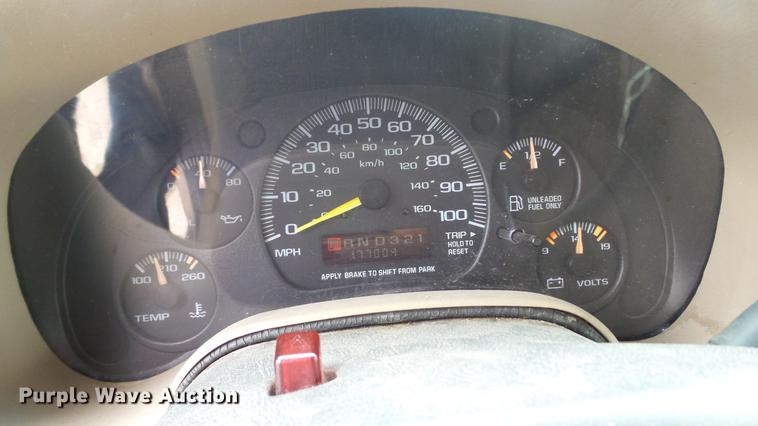 image for item EZ9277 2000 GMC Safari van