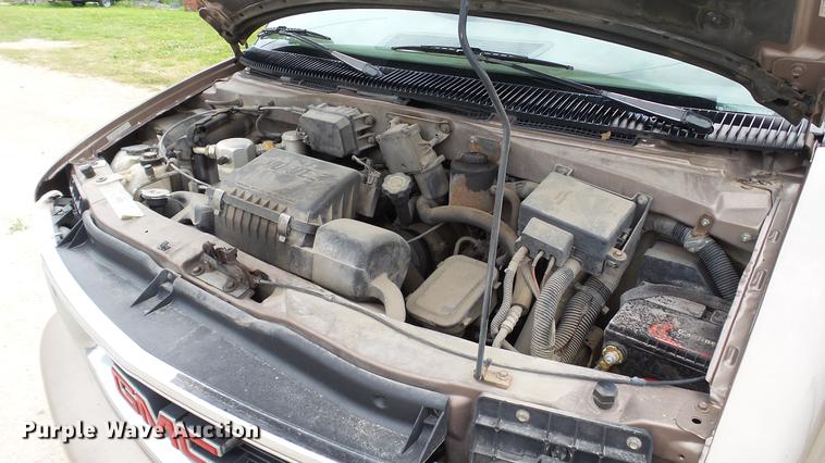 image for item EZ9277 2000 GMC Safari van