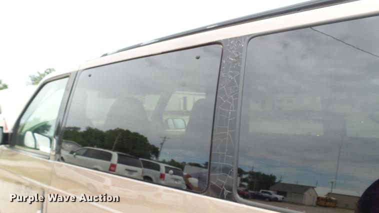 image for item EZ9277 2000 GMC Safari van