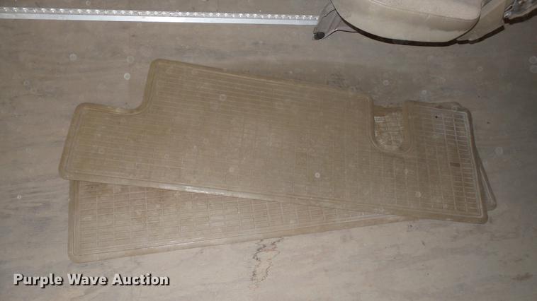 image for item EZ9277 2000 GMC Safari van